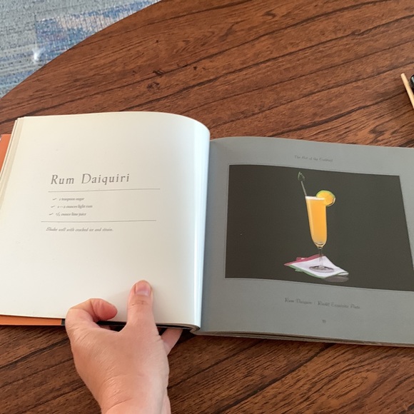 Cocktail - 100 Classic Cocktail Recipes - Picture 2 of 3